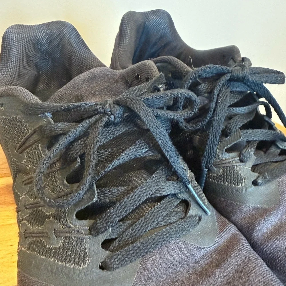 Nike Black Gray Athletic Run Swift Sneakers